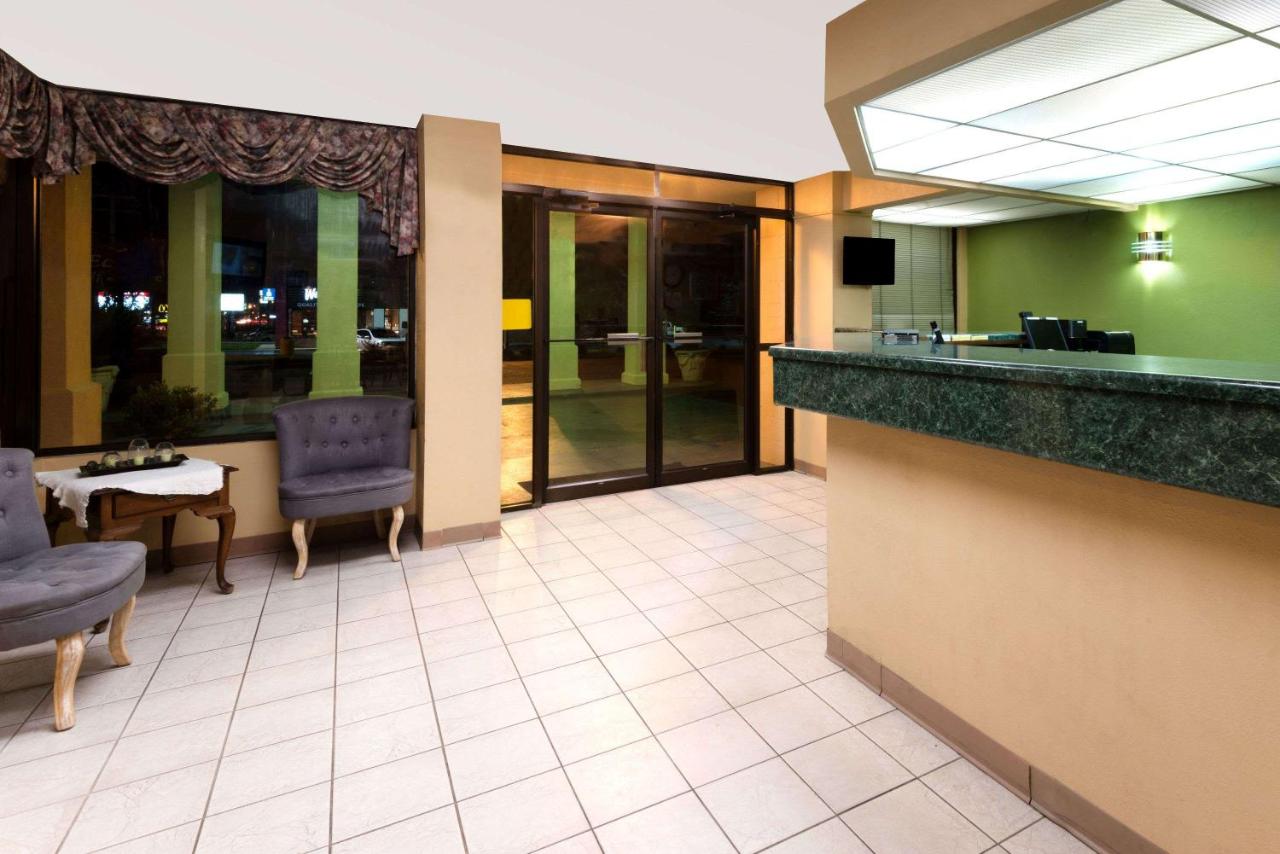 | Cornerstone Inn & Suites Troy