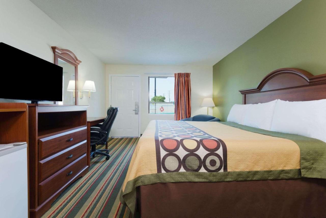 | Cornerstone Inn & Suites Troy