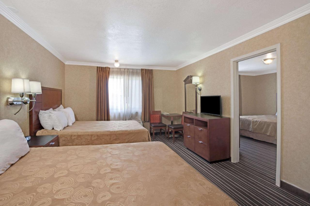 | Buena Park Inn