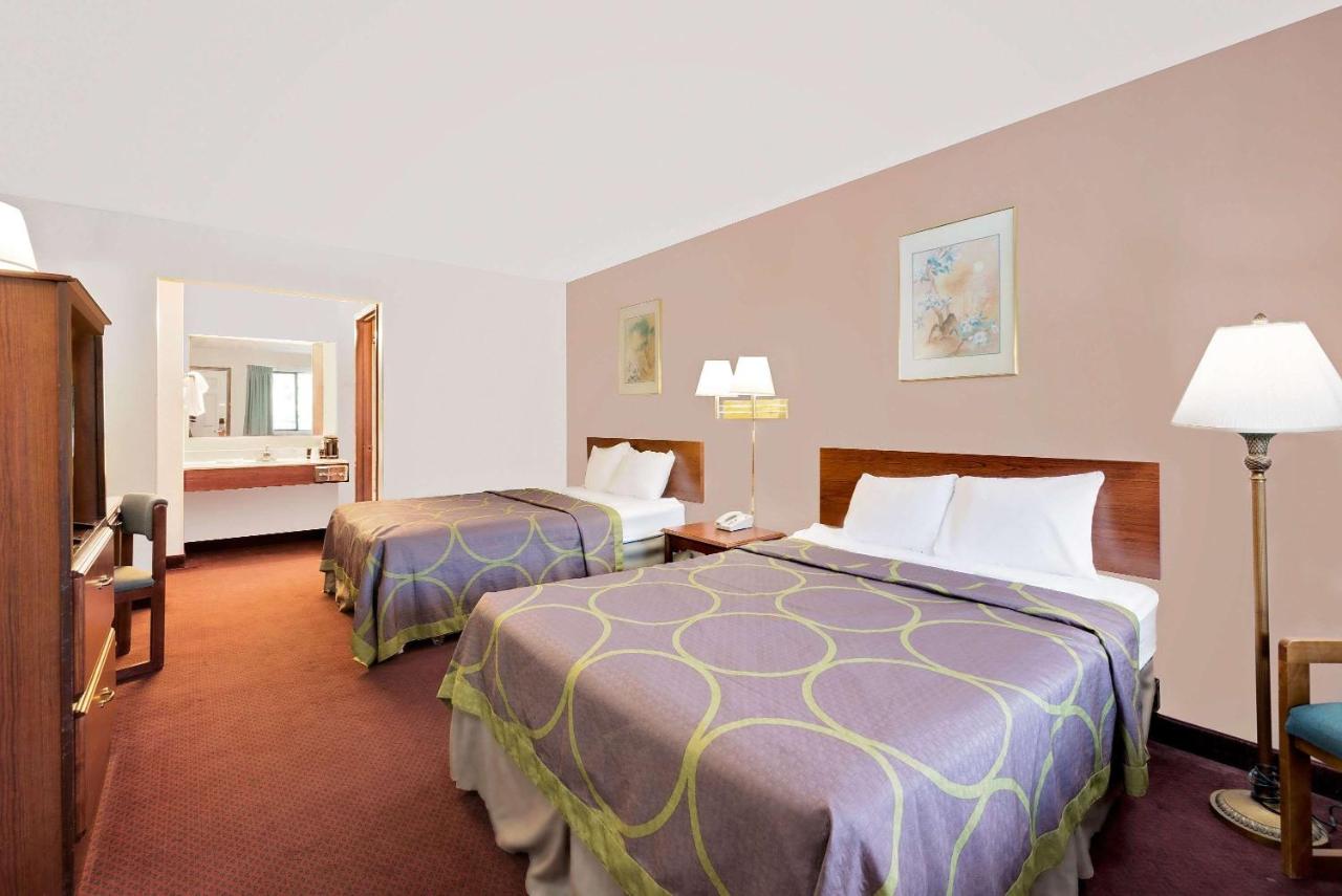 Queen Room with Two Queen Beds - Non-Smoking at Super 8 by Wyndham Keystone/Mt. Rushmore