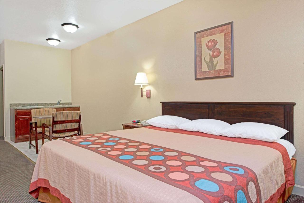 King Room - Disability Access - Smoking at Super 8 by Wyndham St. Louis Airport
