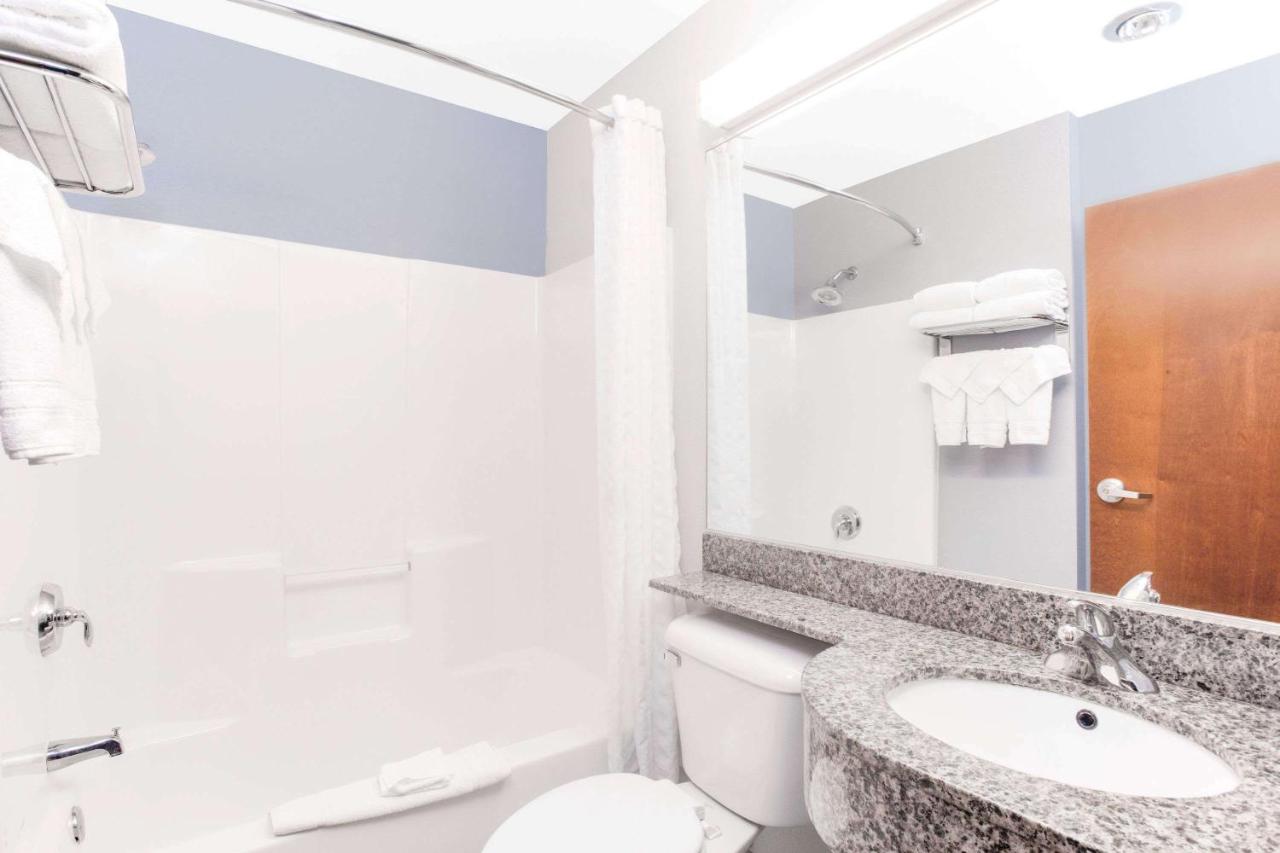 | Microtel Inn & Suites Bath