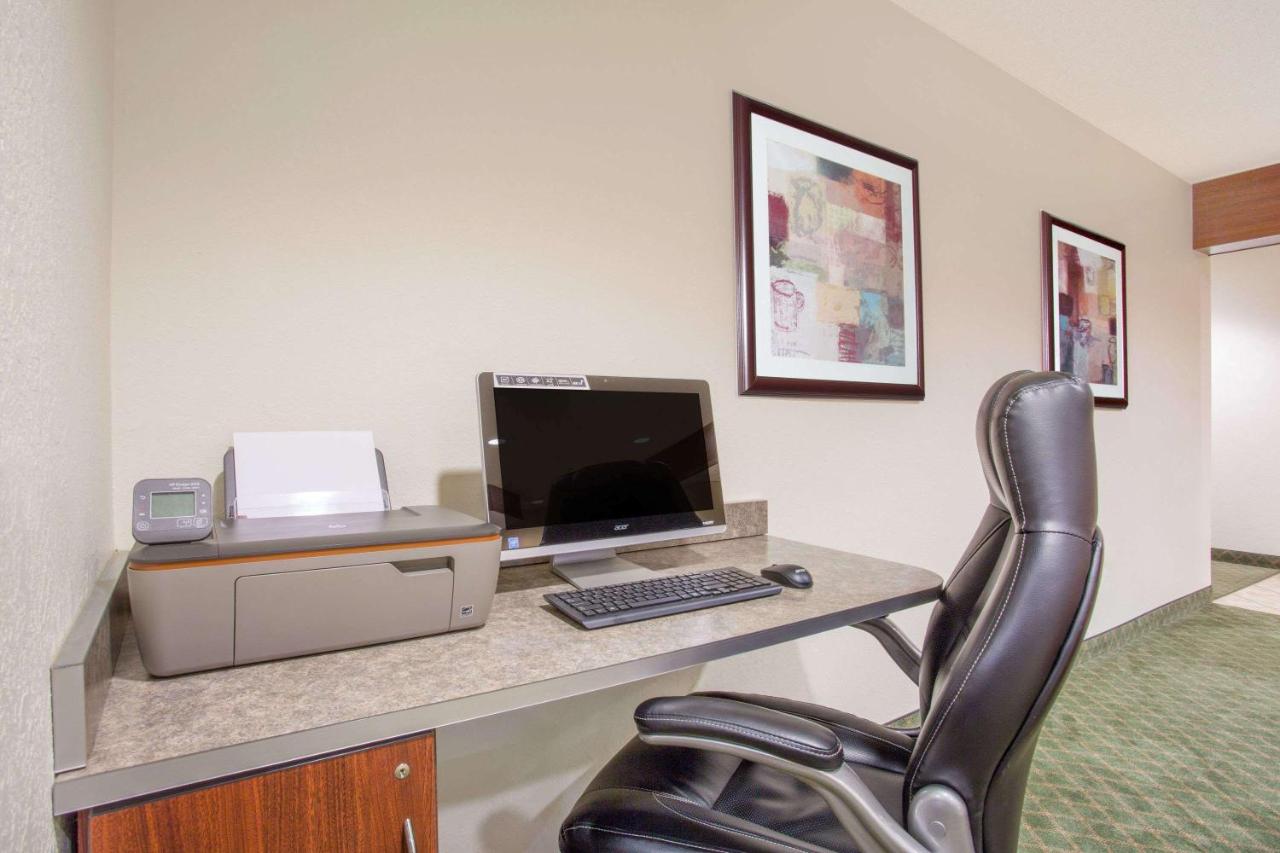 | Microtel Inn and Suites Gassaway