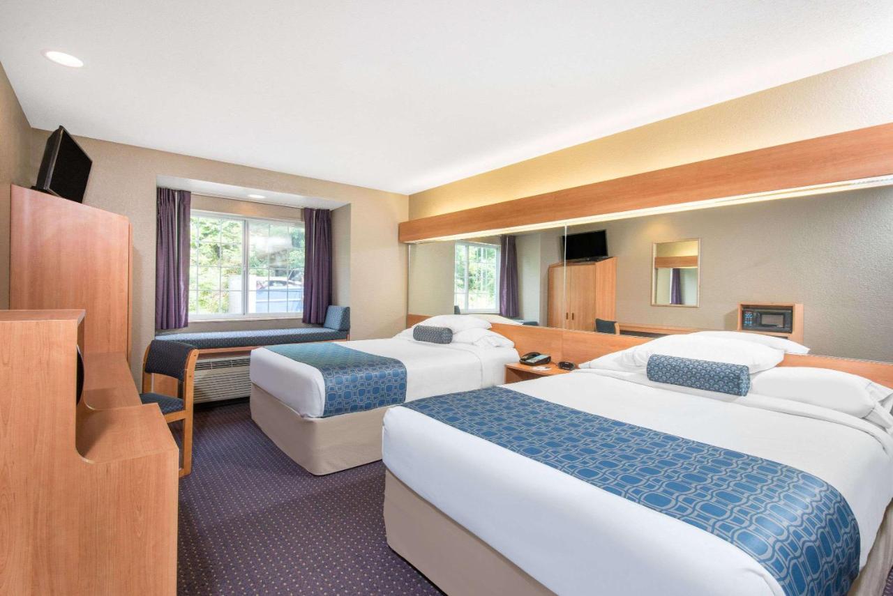 | Microtel Inn & Suites by Wyndham Hazelton/Bruceton Mills