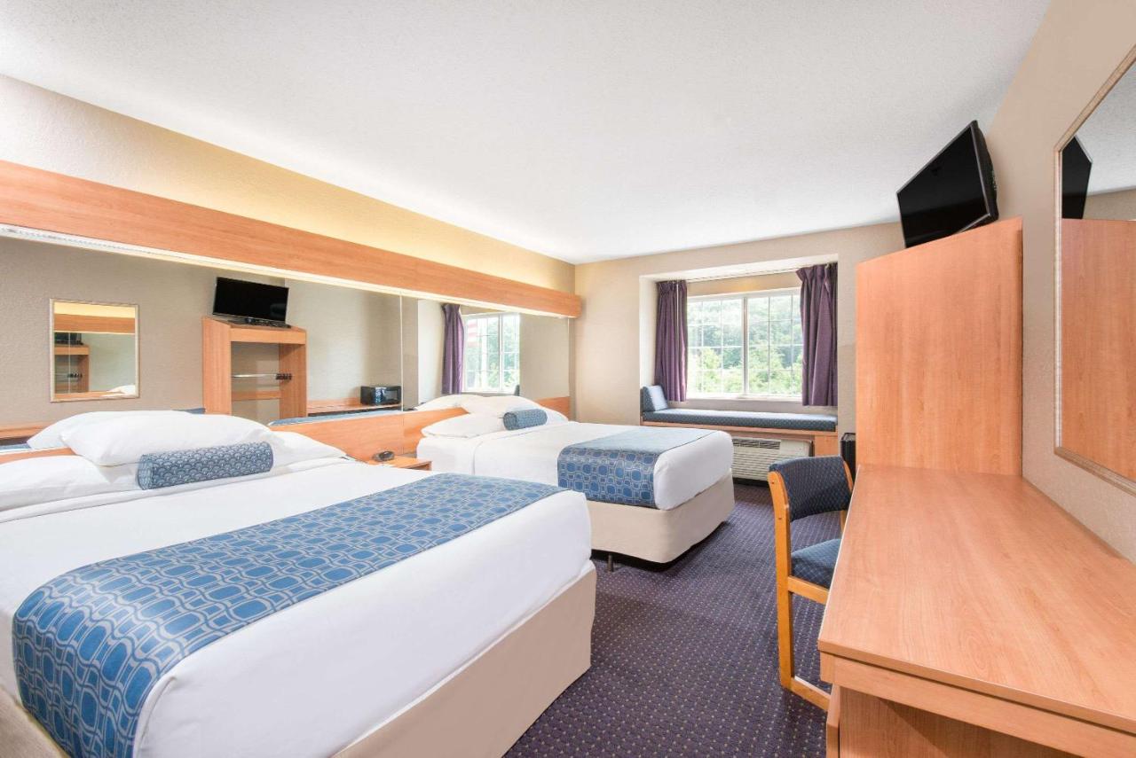 | Microtel Inn & Suites by Wyndham Hazelton/Bruceton Mills