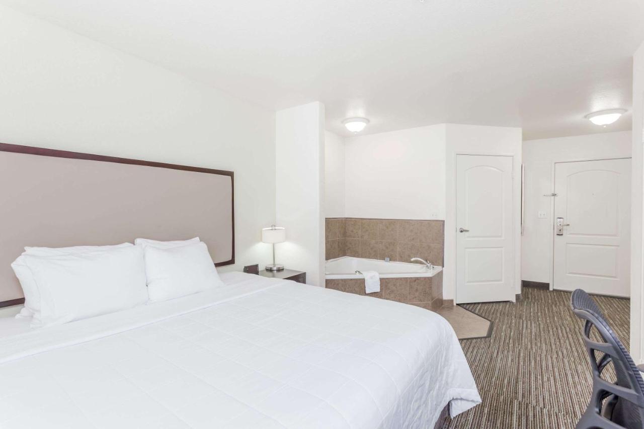 | Hawthorn Suites