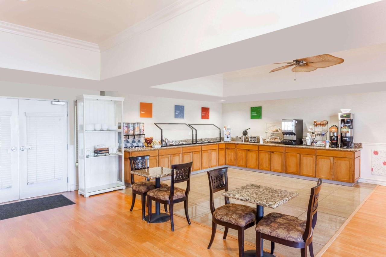 | Hawthorn Suites
