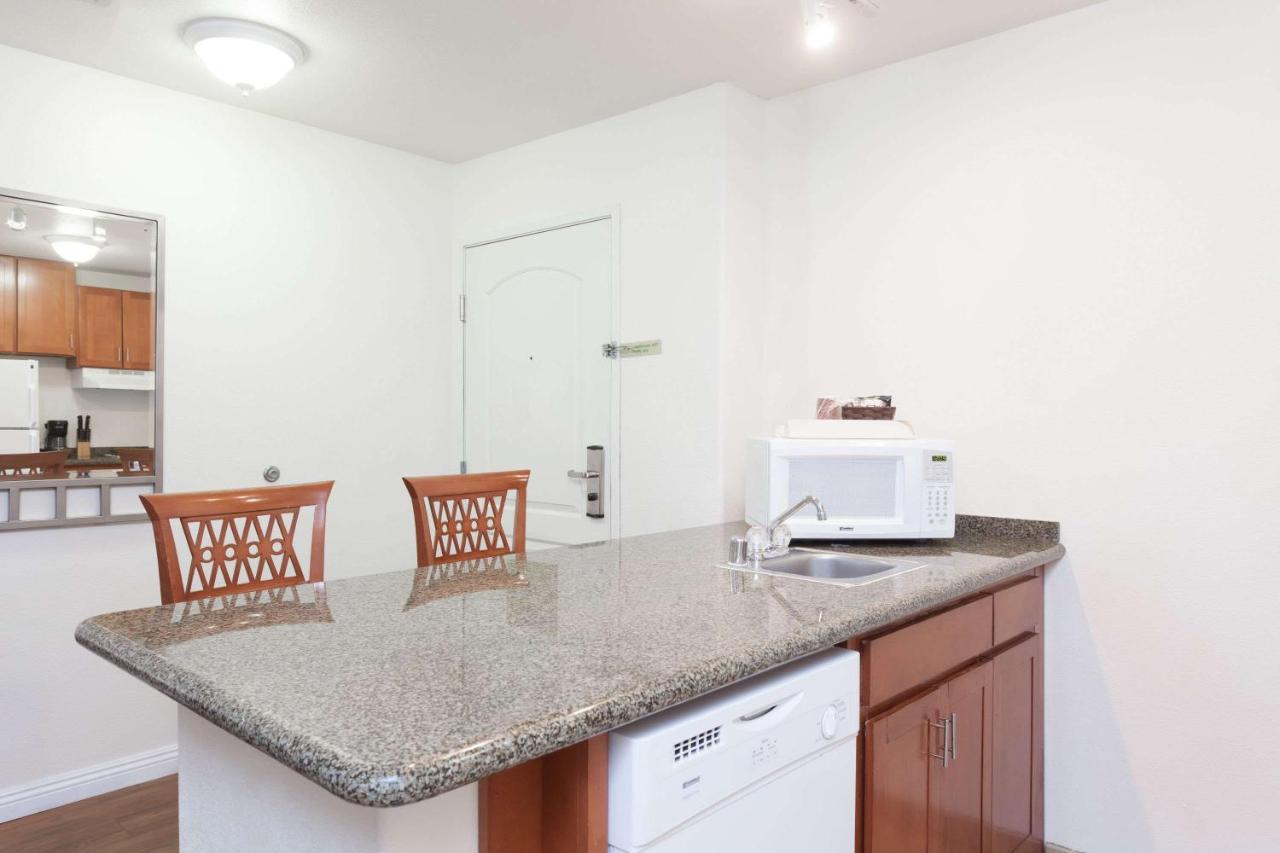| Hawthorn Suites