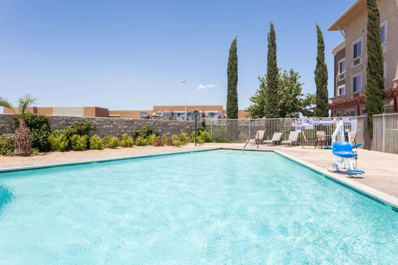 | Hawthorn Suites
