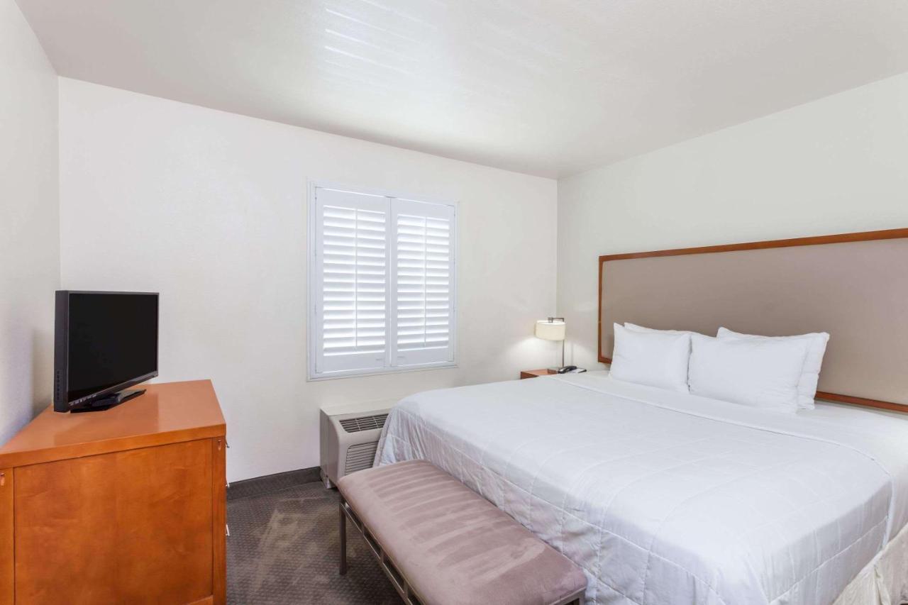 | Hawthorn Suites