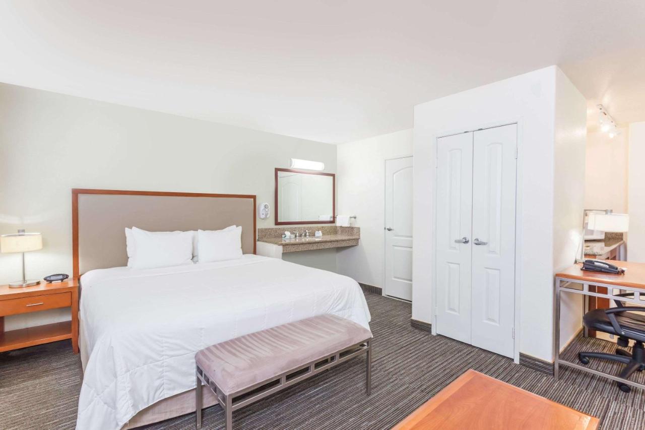 | Hawthorn Suites