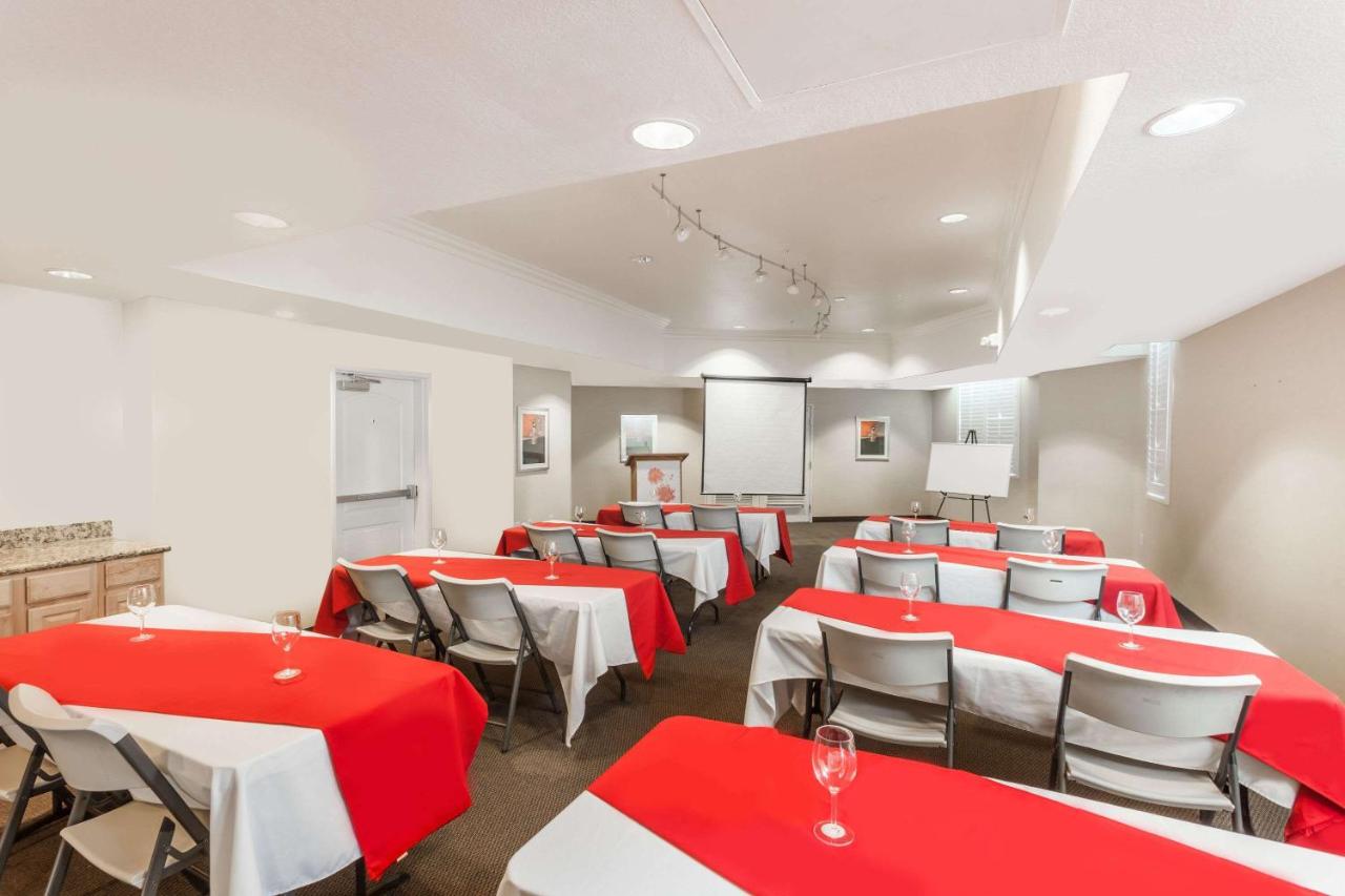 | Hawthorn Suites