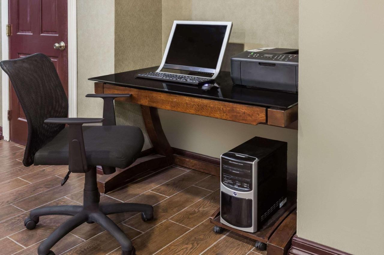 | Hawthorn Suites Dallas Love Field