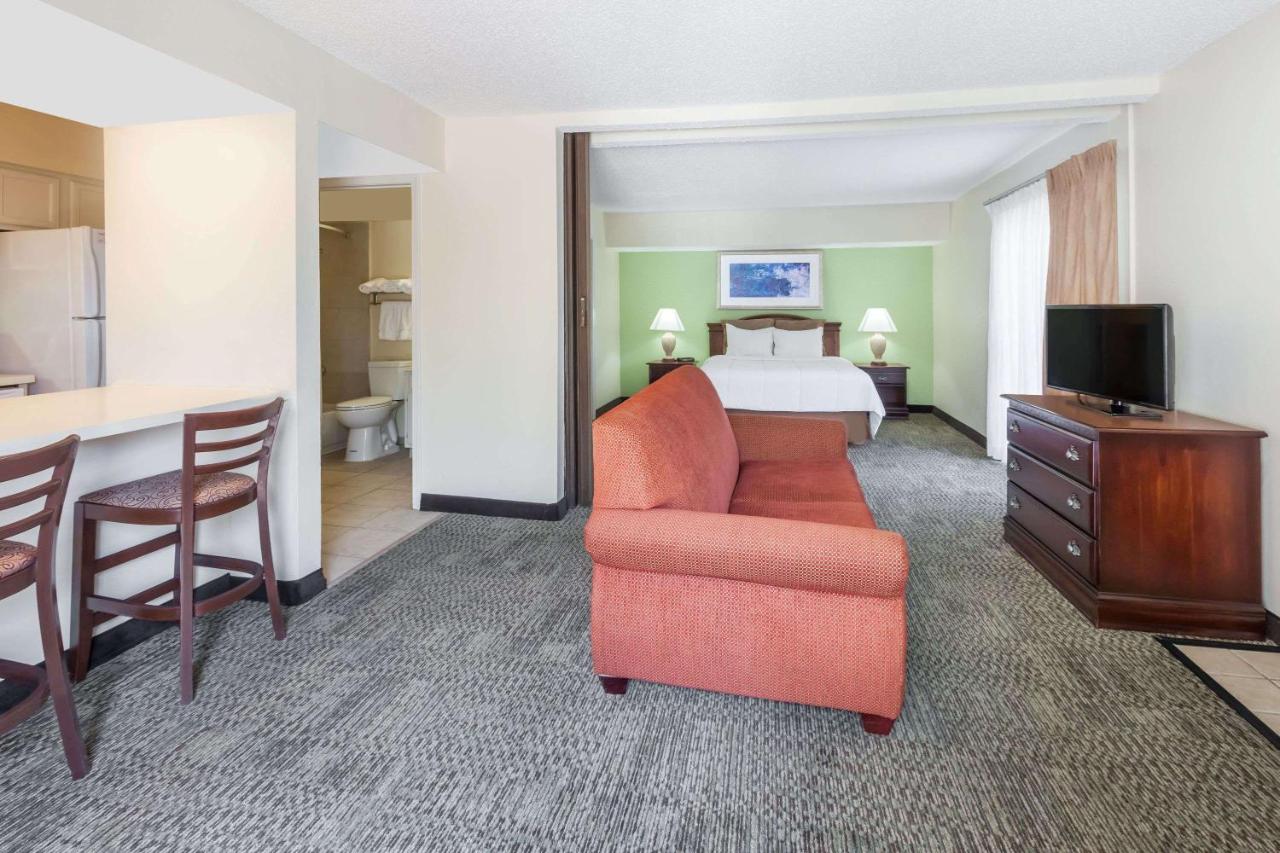 | Hawthorn Suites Dallas Love Field