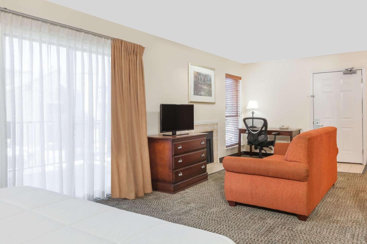 | Hawthorn Suites Dallas Love Field
