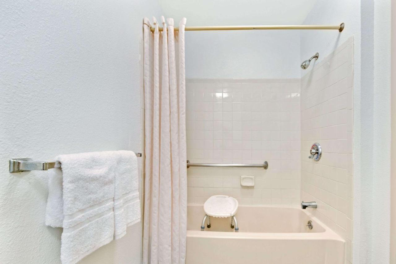 | Dallas Love Field Inn