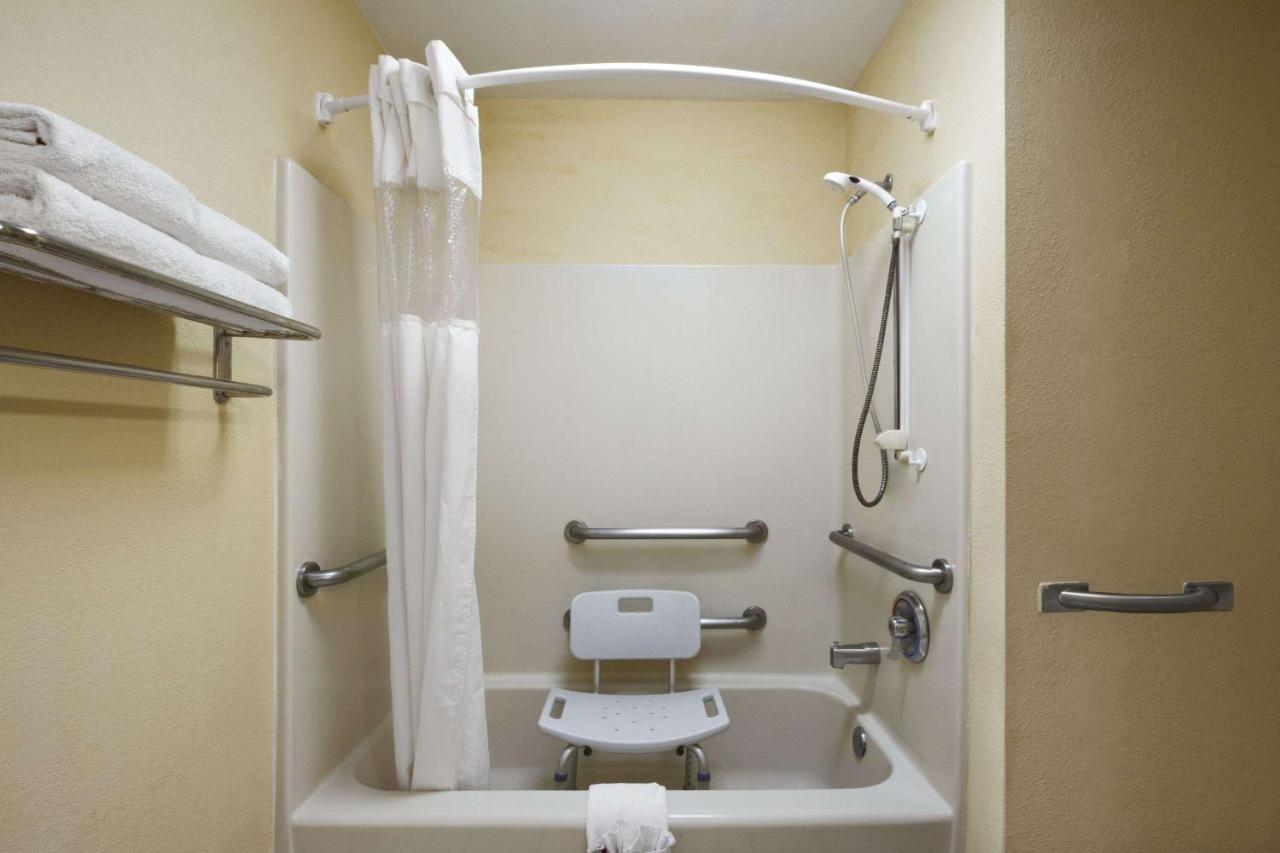 King Room - Accessible/Non Smoking at Quality Inn Covington