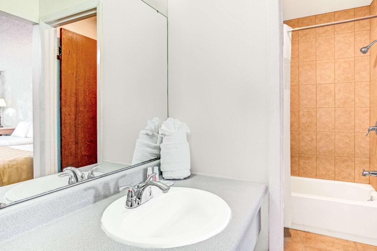 Queen Room with Two Queen Beds - Disability Access at Knights Inn Kissimmee