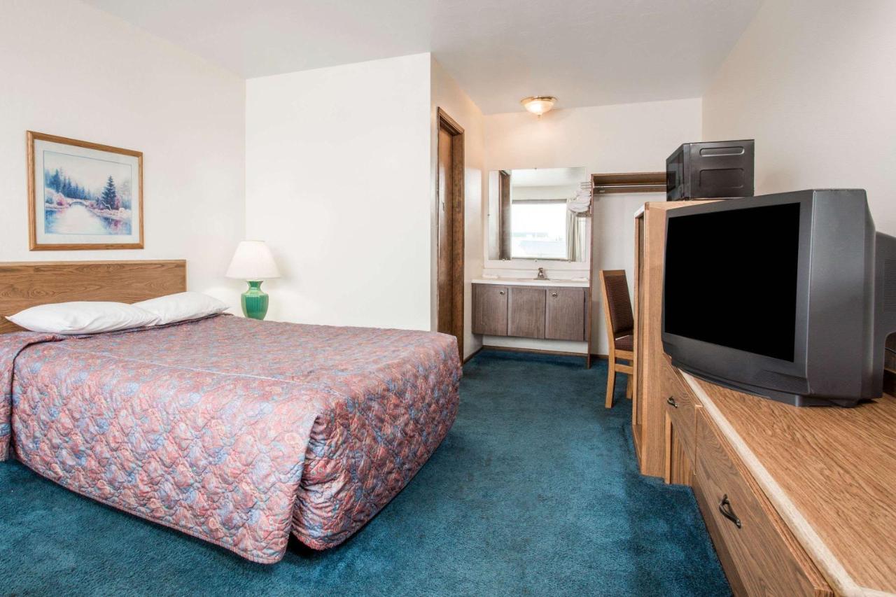 | Knights Inn Boardman