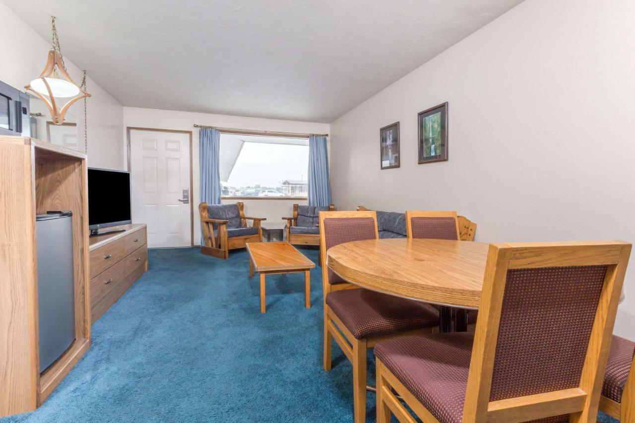  | Knights Inn Boardman