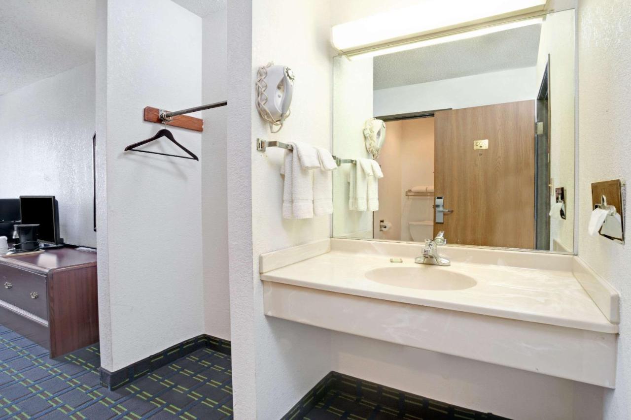 King Studio Suite - Non-Smoking at Super 8 by Wyndham Monee