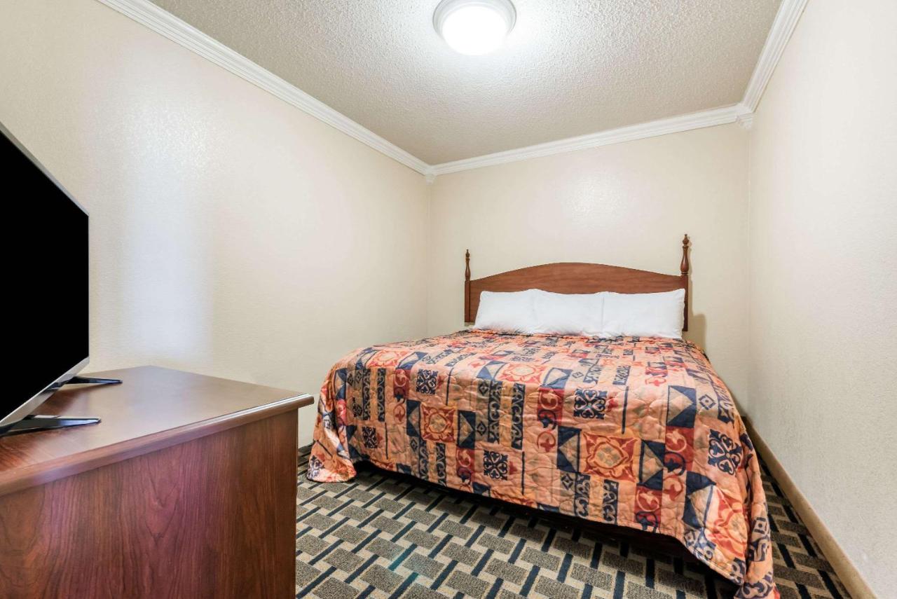 | Knights Inn Greenville