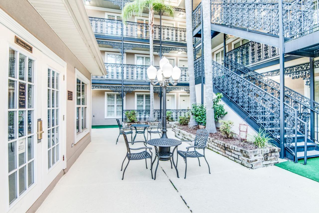 | LA Plaza Apartments