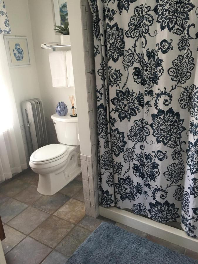 | Lizard Creek Inn