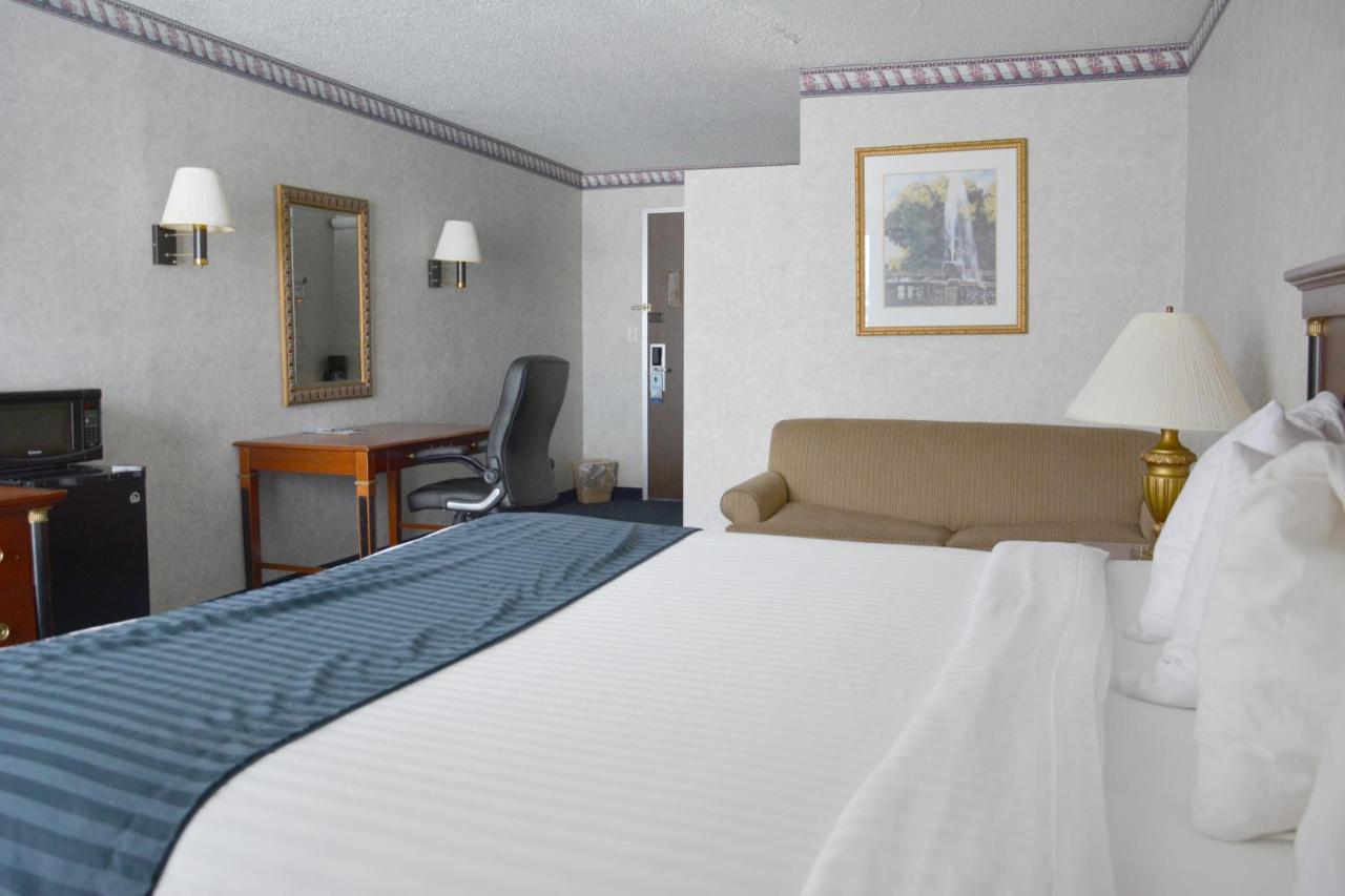 King Studio Suite - Non-Smoking at Travelodge by Wyndham Milwaukee