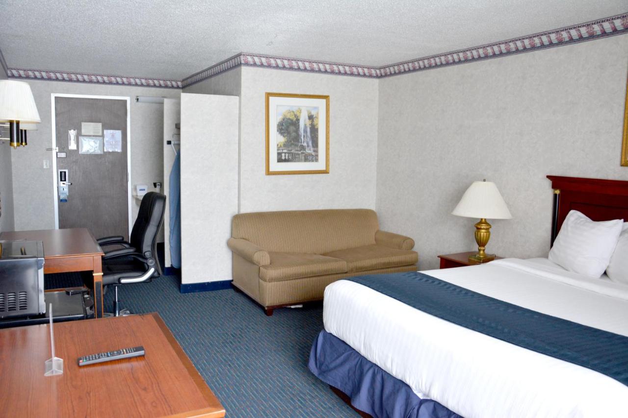 King Studio Suite - Non-Smoking at Travelodge by Wyndham Milwaukee