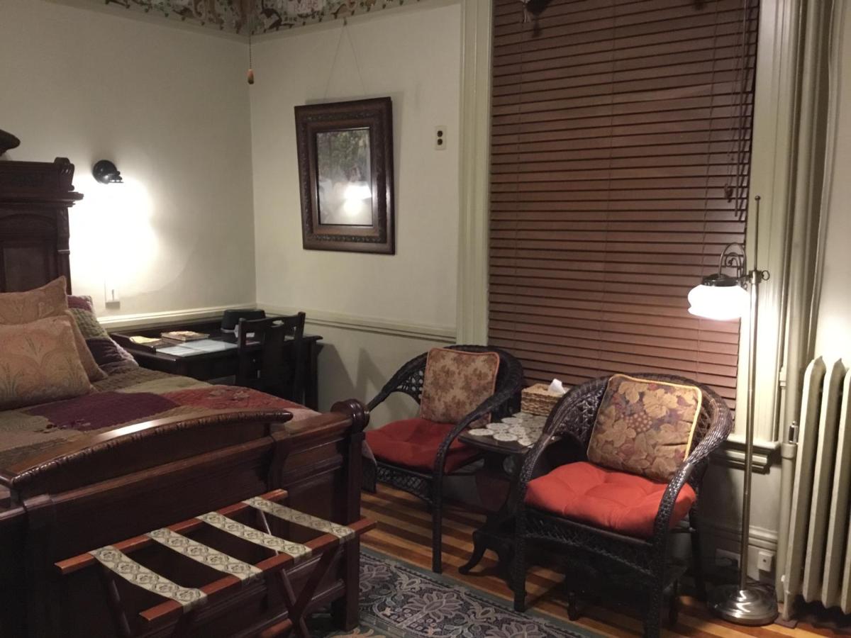 | Amherst Inn