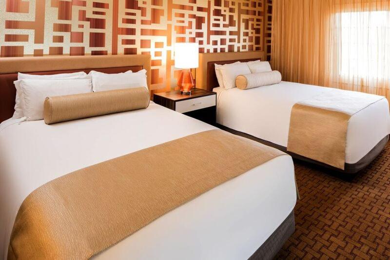 Resort Opulence Queen at Eureka Casino Resort
