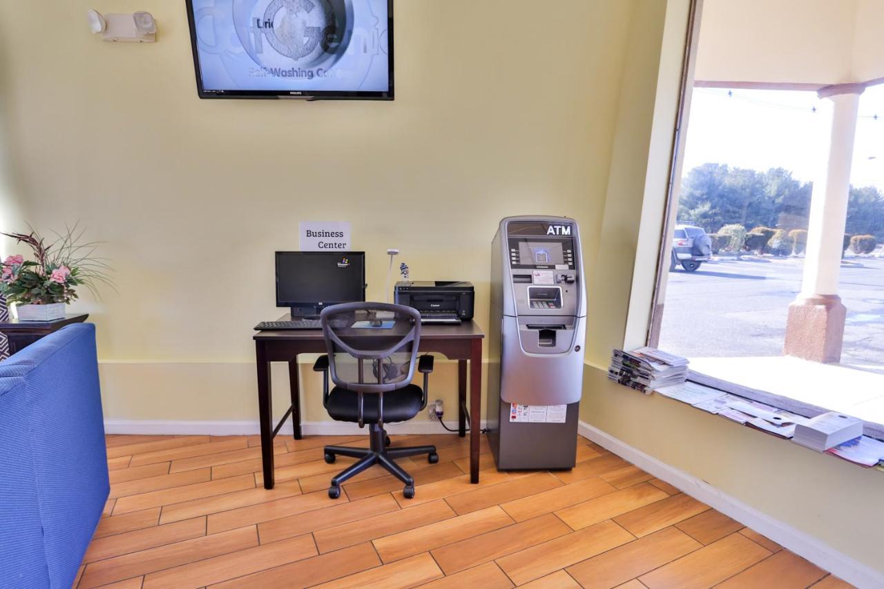 | Days Inn by Wyndham Wrightstown