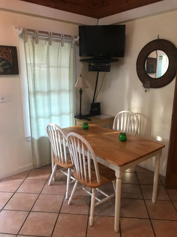  | New Orleans House - Gay Male-Only Guesthouse