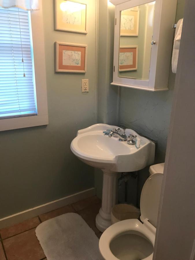  | New Orleans House - Gay Male-Only Guesthouse