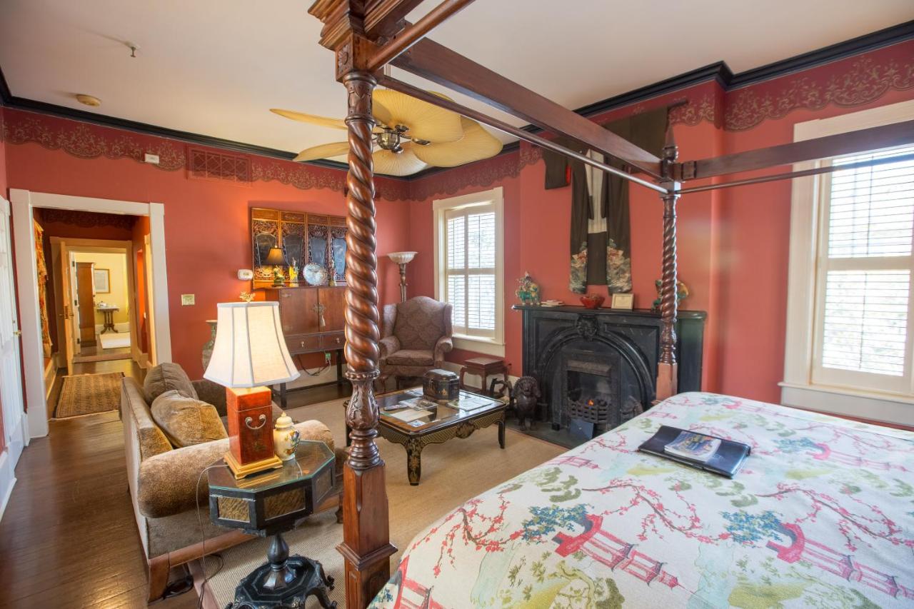 | Ballastone Inn