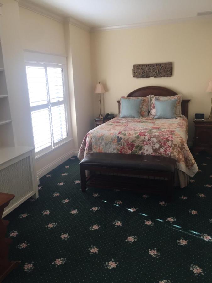 Standard Queen Room at Hotel Mac
