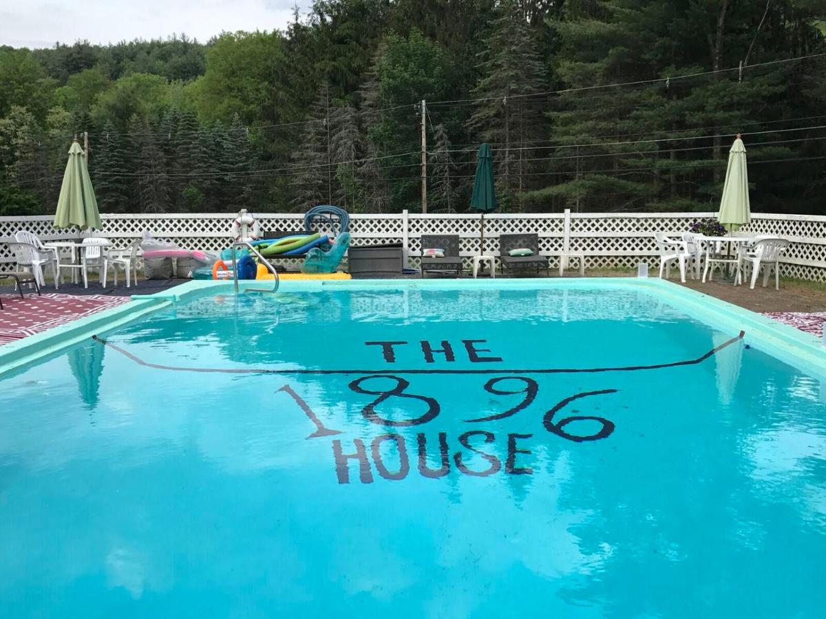 | 1896 House Country Inn - Barnside Inn