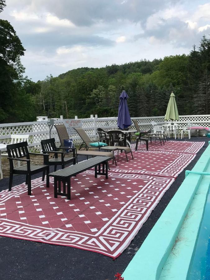| 1896 House Country Inn - Barnside Inn