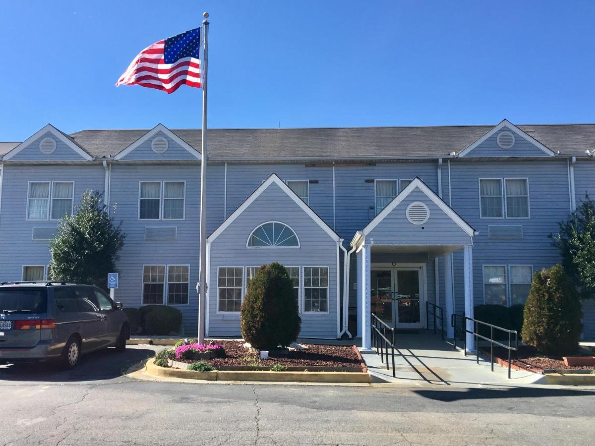 | Holiday Lodge - Greensboro/Lake Oconee