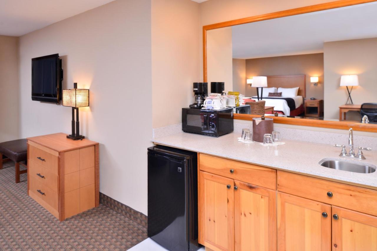 King Suite at Best Western Plus Olympic Inn