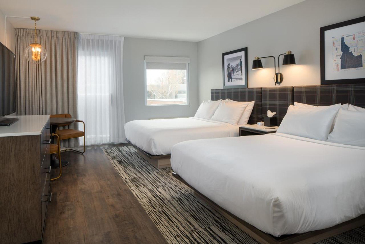 Standard Queen Room at Hotel Ketchum