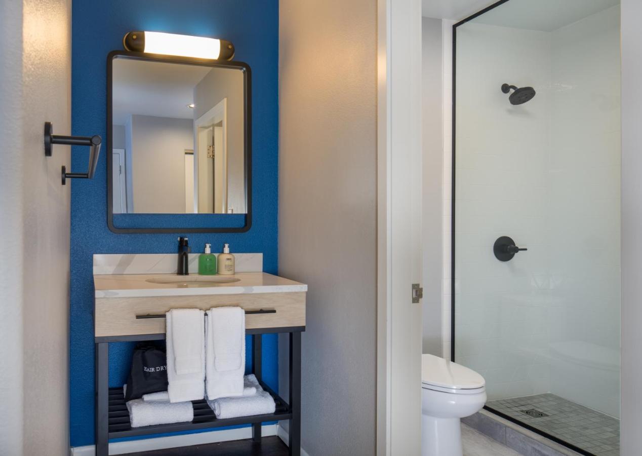 Standard Queen Room at Hotel Ketchum