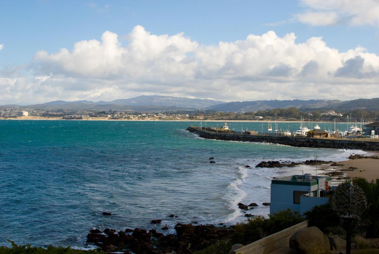 Harbor View with Balcony at Monterey Bay Inn