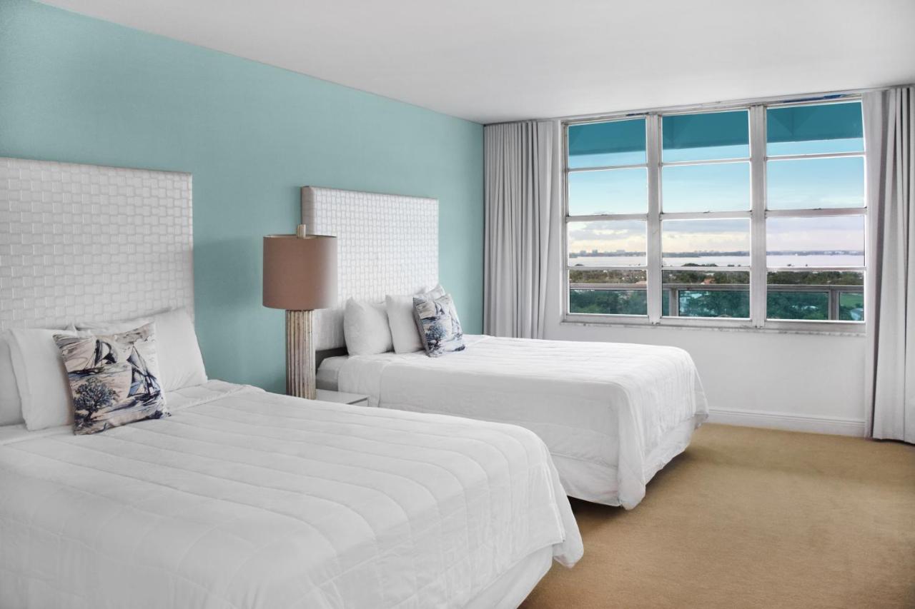 Deluxe Cityview Suite 1 Bedroom & 1.5 Bath with Balcony at Seacoast Suites on Miami Beach