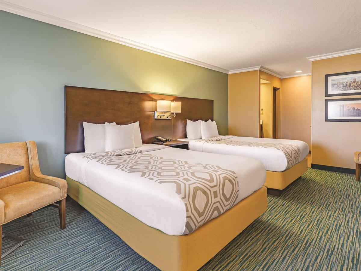 Deluxe Two Queen Beds Non-Smoking at La Quinta Inn & Suites by Wyndham San Francisco Airport West