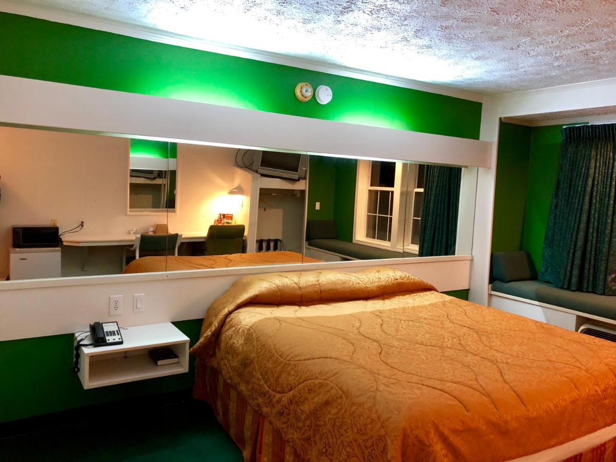 | Holiday Lodge - Greensboro/Lake Oconee