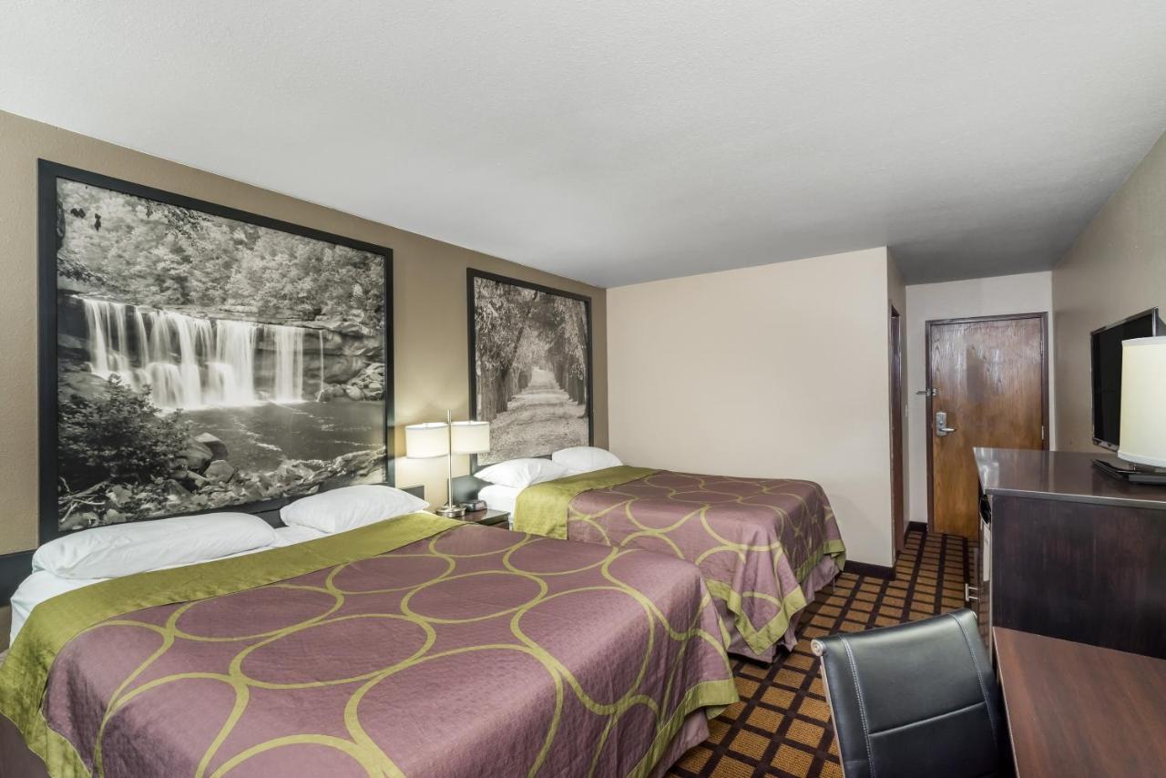 | Super 8 by Wyndham Munfordville KY