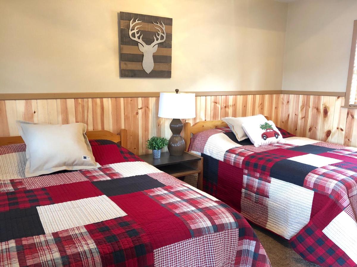 Standard Quadruple Room at Rockerville Lodge & Cabins