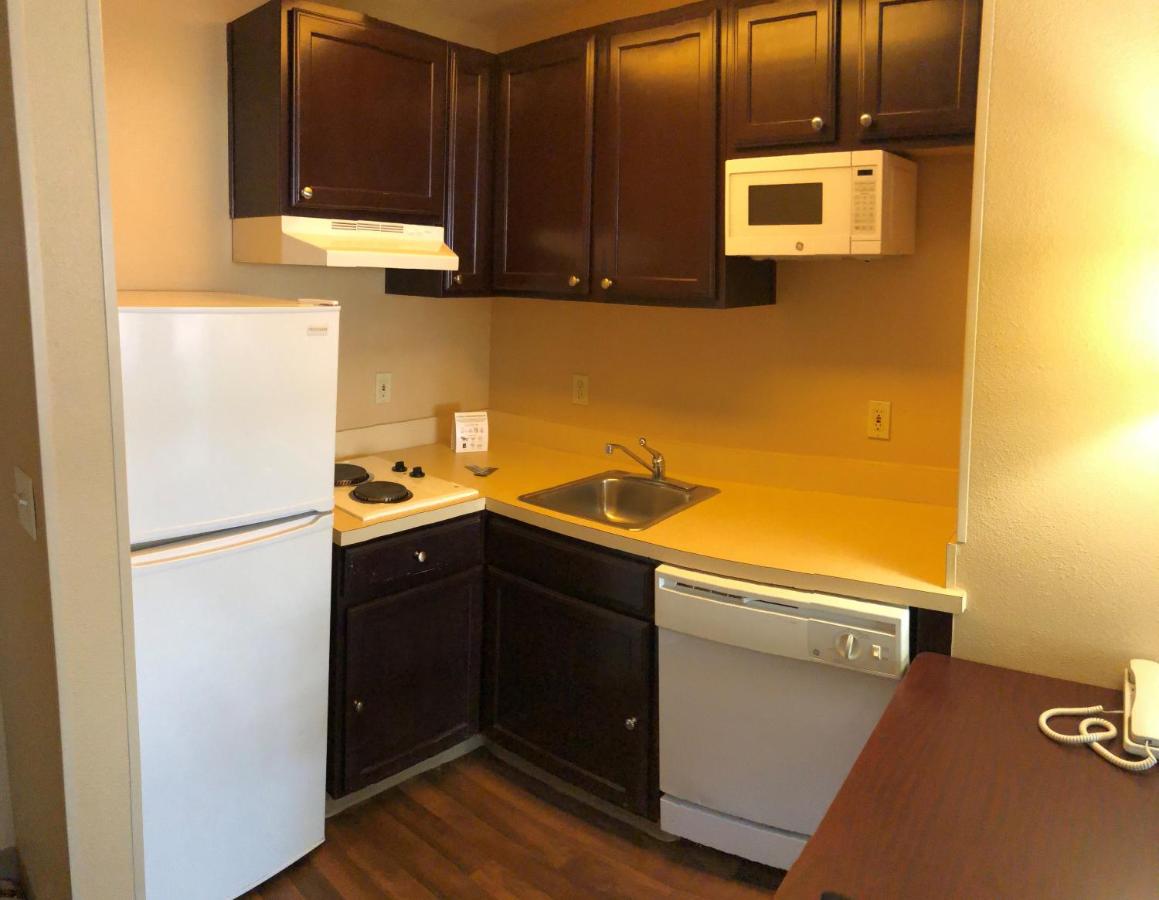 One Bedroom Suite with 1 Queen Bed - Non-Smoking at Extended Stay America Suites Austin North Central